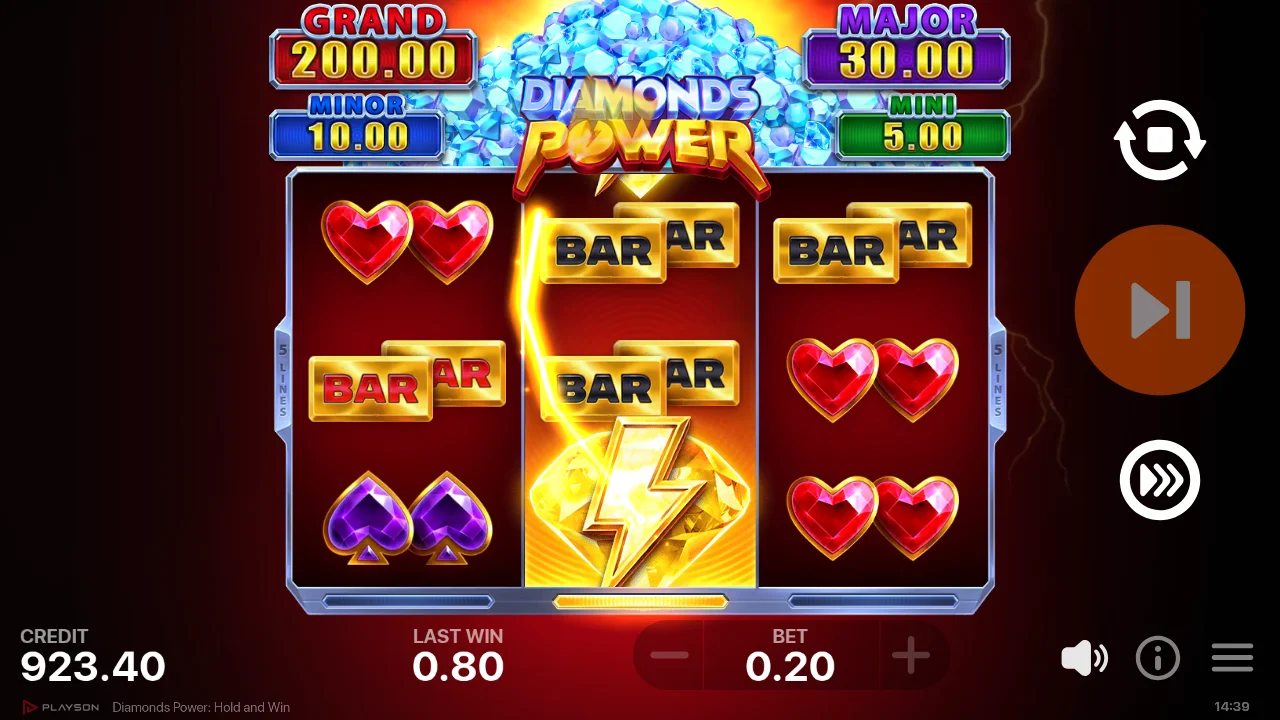 Diamonds Power: Hold and Win 3x3 base game grid at spin 500 showing Power Bonus golden lightning bolt locked to reel 2